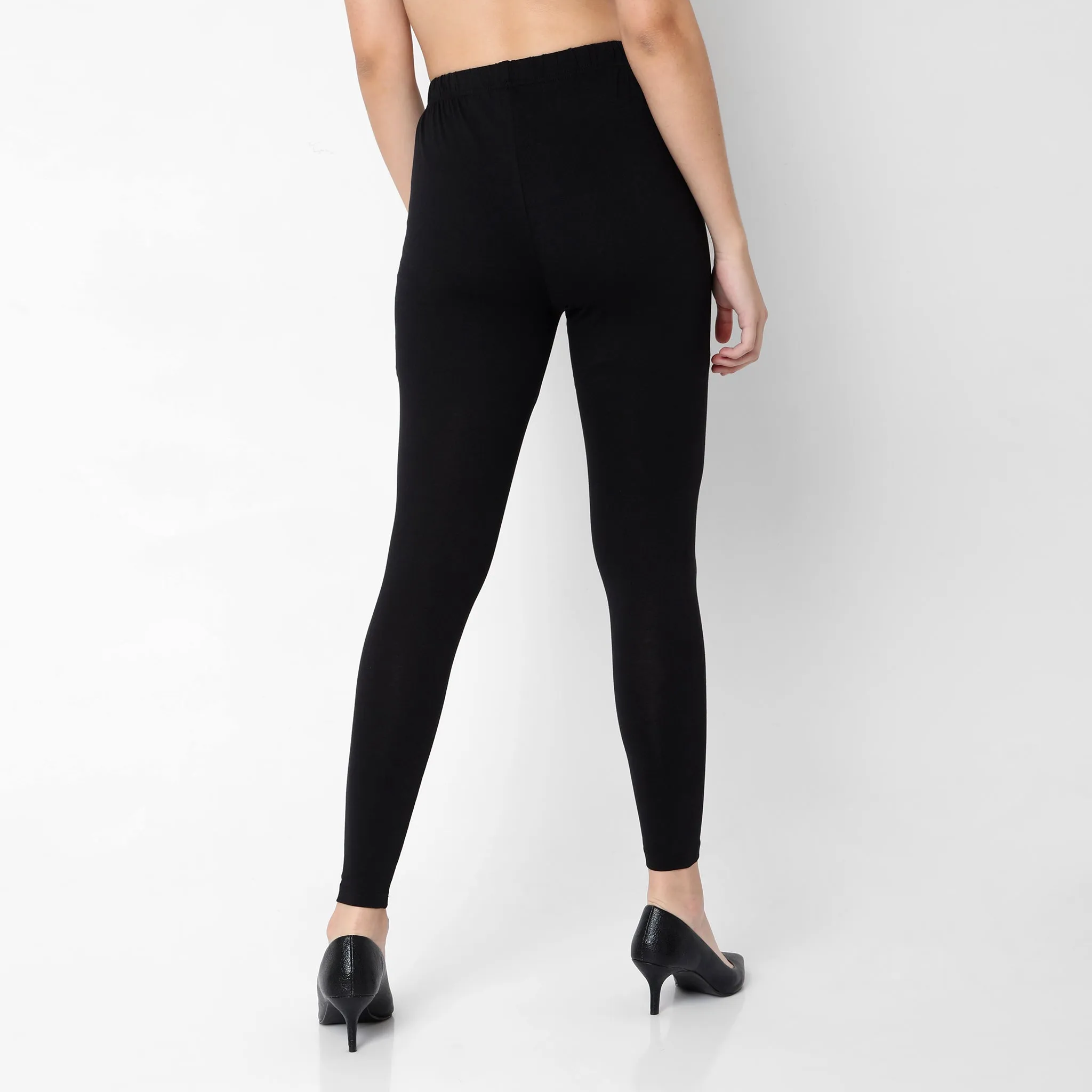 Straight Fit Solid Mid Rise Leggings