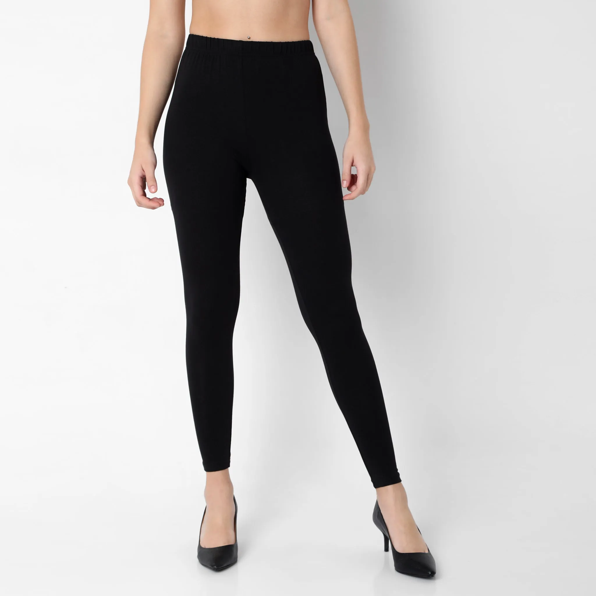 Straight Fit Solid Mid Rise Leggings