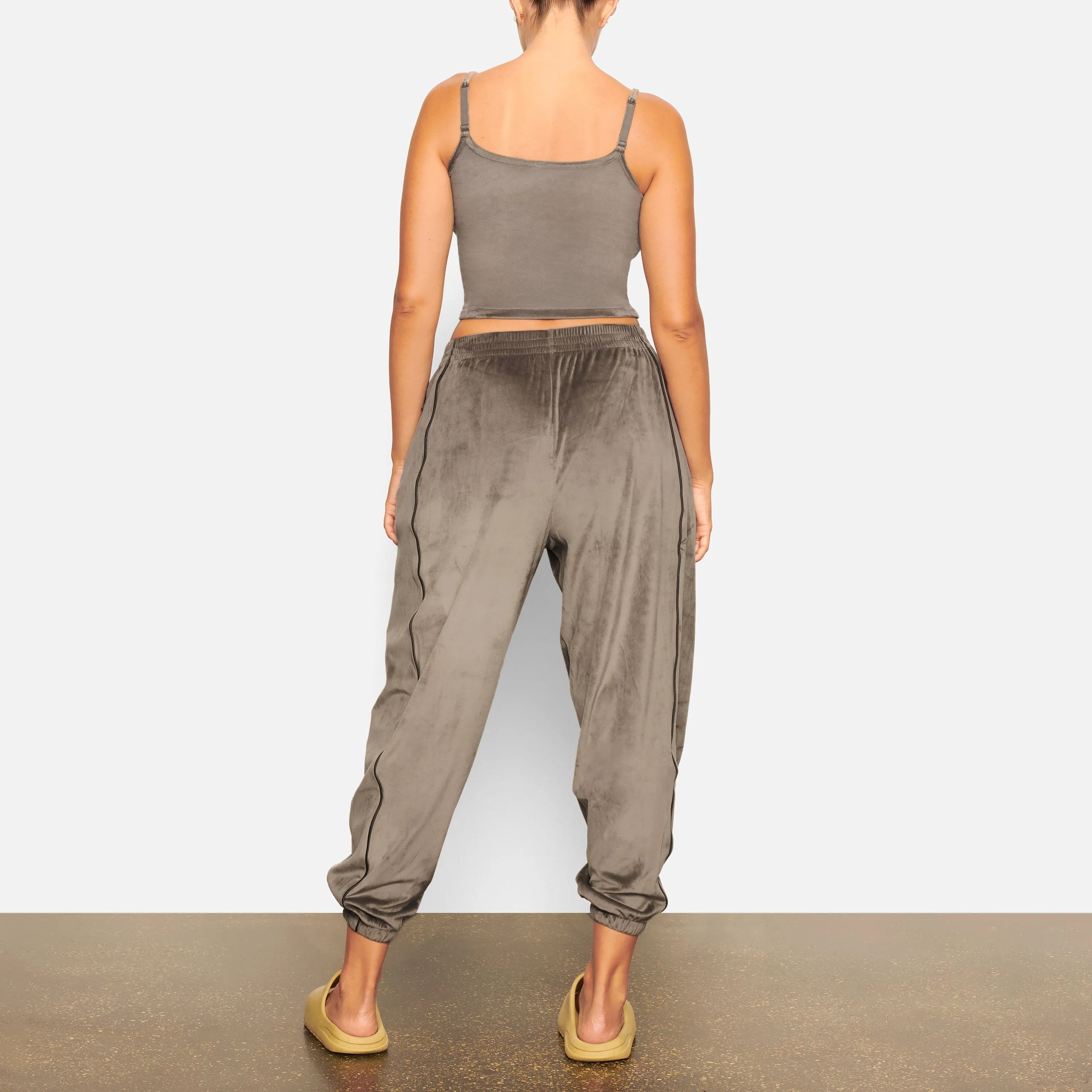 VELOUR OVERSIZED JOGGER | GUNMETAL