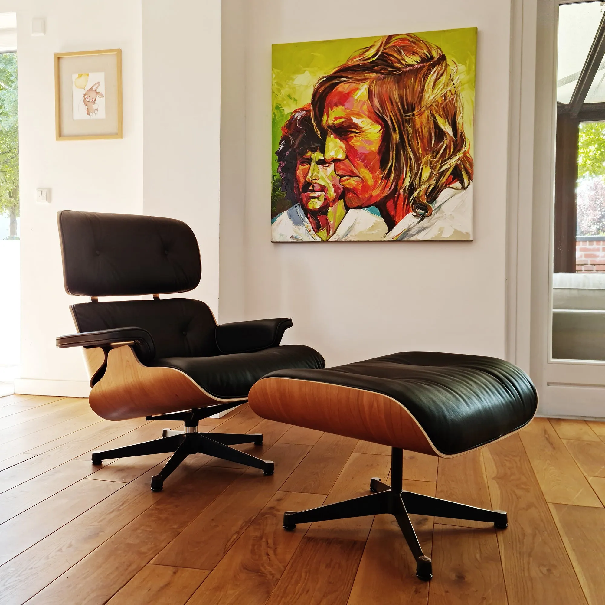 Vitra Lounge Chair & Ottoman - Amerikanischer Kirschbaum / Leder Premium F Nero (XL / Neue Maße)