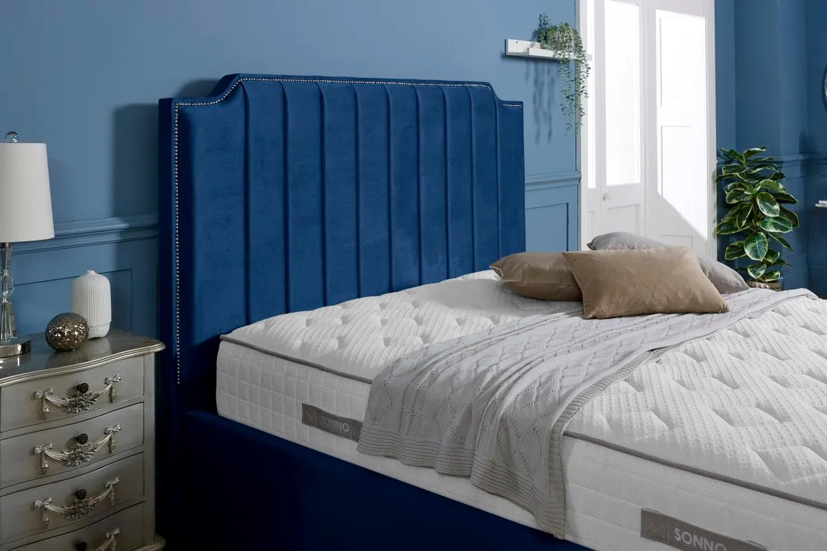 Washington Upholstered Bed